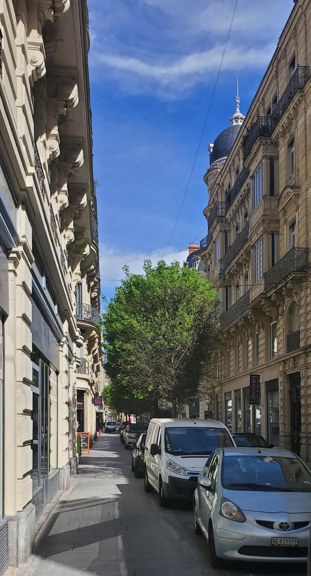 Le Grenier, Climatisation Terrasse Wi-Fi Netflix 15 Mn Coeur De Ville Beziers Bagian luar foto